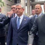 CHP Grup Başkanı Özgür Özel TBMM Dikmen Kapısında